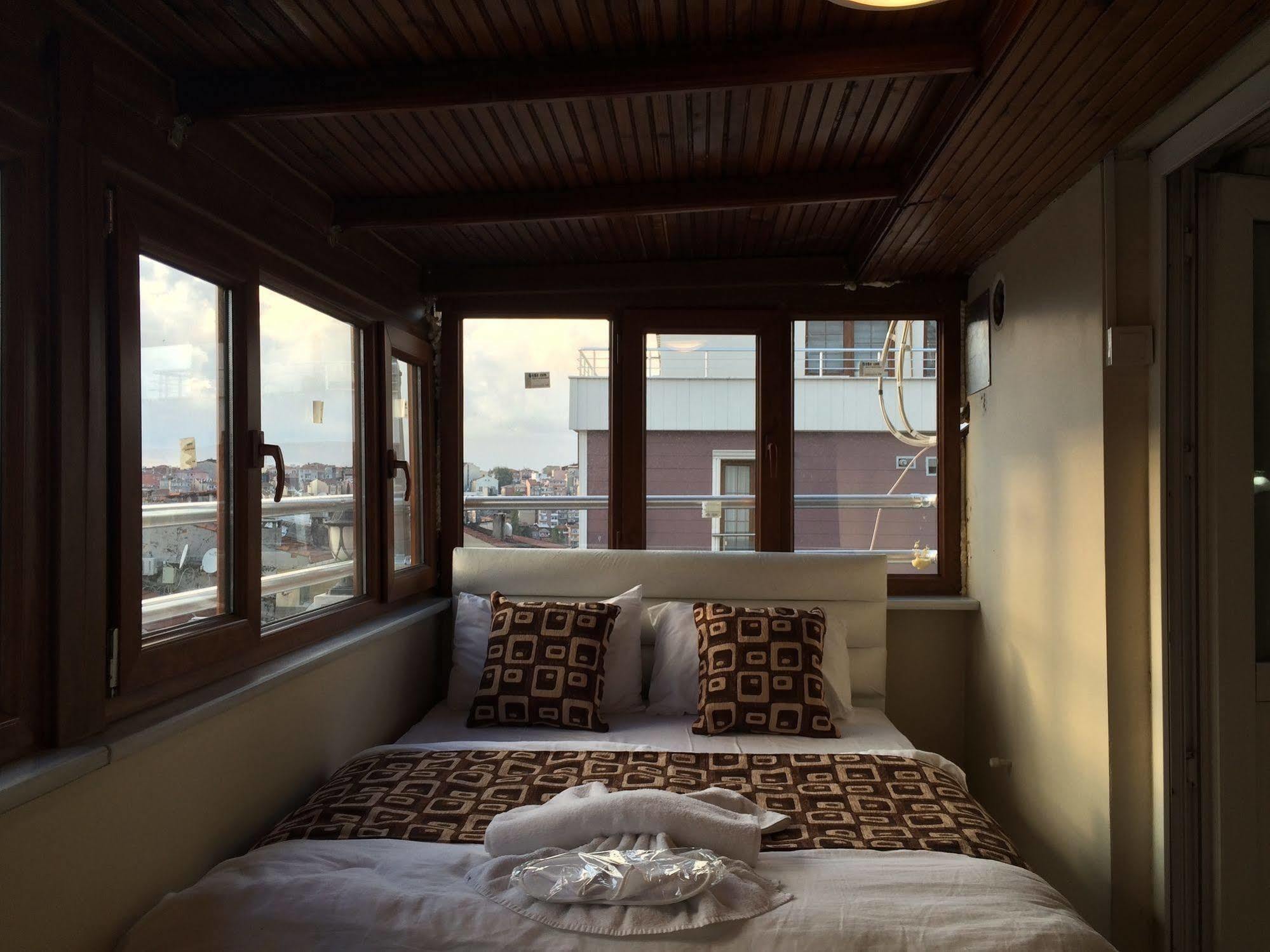 Black Bird Suite Hotel Istanbul Exterior photo